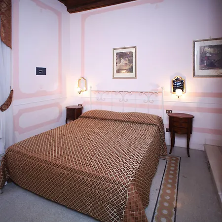 La Maison Dell'orologio לינה וארוחת בוקר