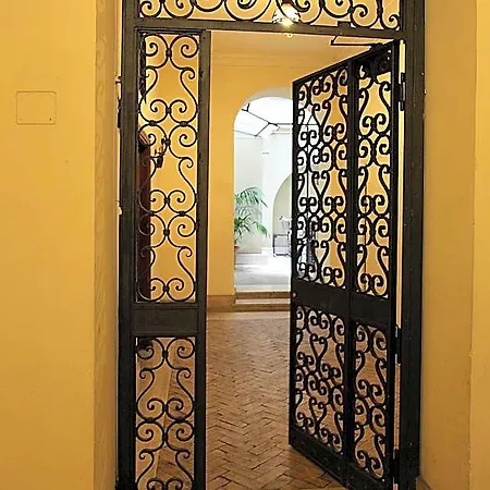 La Maison Dell'orologio Bed & Breakfast 4*