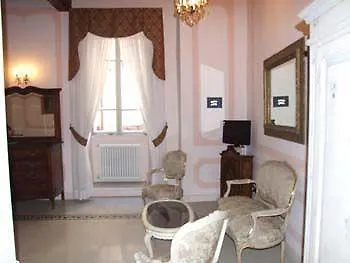 La Maison Dell'orologio לינה וארוחת בוקר